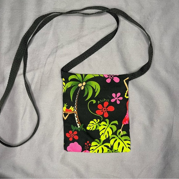 Local Design made in Hawaii tropical pattern mini crossbody bag - Picture 2 of 3